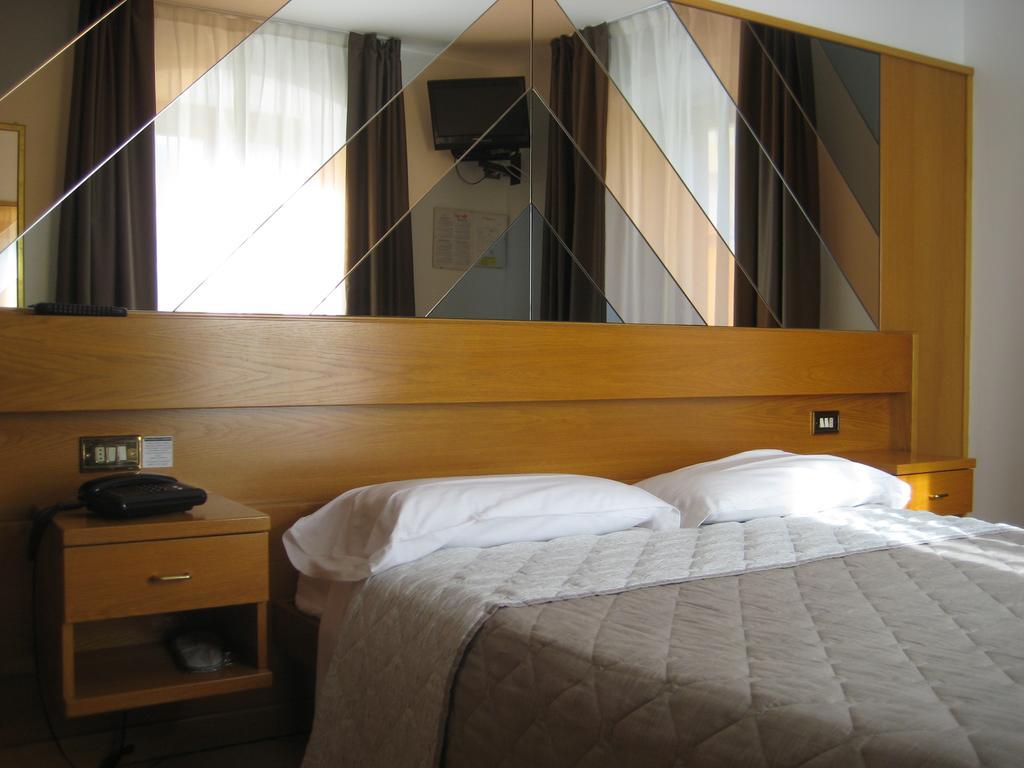 Albergo Ristorante Da Neni Mori Ruang foto