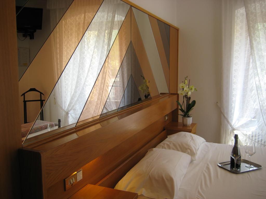 Albergo Ristorante Da Neni Mori Bagian luar foto